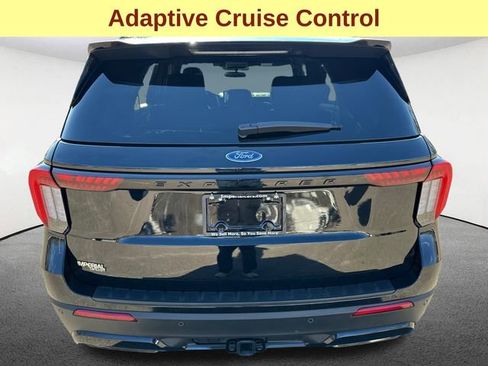 Used 2025 Ford Explorer ST-Line w/ ST-Line Street Pack image 9