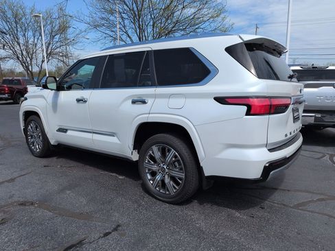 Used 2024 Toyota Sequoia Capstone AWD/4WD image 3