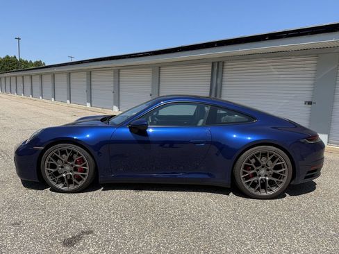 Used 2020 Porsche 911 Carrera 4S AWD/4WD image 2