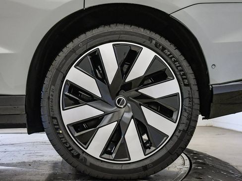 New 2025 Volvo EX90 Ultra w/ Protection Package Premier image 11