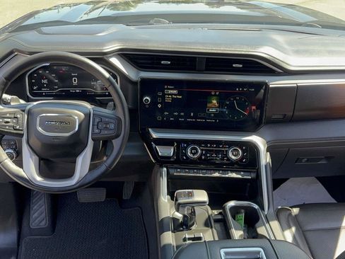 Used 2022 GMC Sierra 1500 Denali AWD/4WD image 16