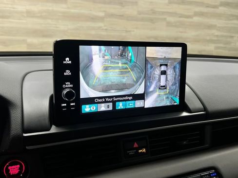 Used 2025 Honda Pilot Elite image 11