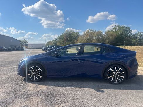 New 2026 Toyota Prius Plug-In Hybrid image 9