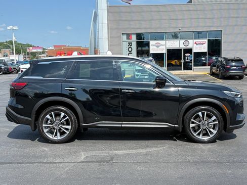 Used 2023 INFINITI QX60 Luxe w/ Performance Audio Package AWD/4WD image 3