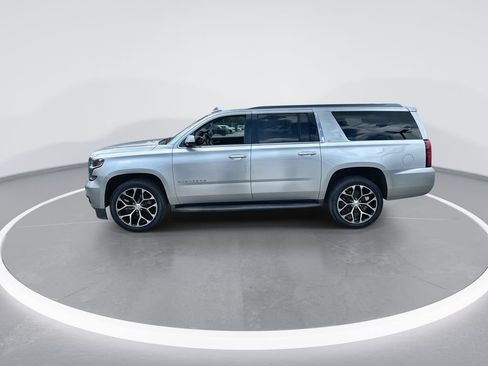 Used 2018 Chevrolet Suburban LT RWD image 5
