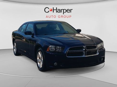 Used 2014 Dodge Charger SXT RWD image 1