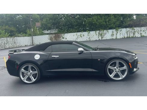 Used 2017 Chevrolet Camaro SS RWD image 9