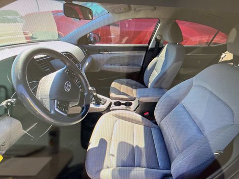 Used 2018 Hyundai Elantra SEL FWD image 16