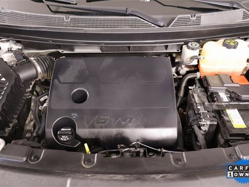 Used 2021 Chevrolet Traverse RS image 20