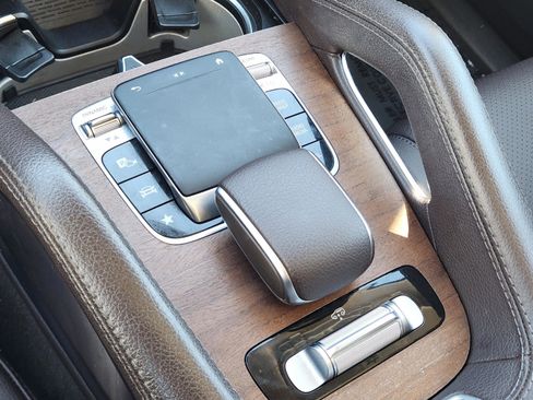 Used 2020 Mercedes-Benz GLS 450 4MATIC image 16