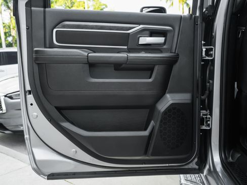 Used 2024 RAM 2500 Big Horn w/ Bed Utility Group image 32