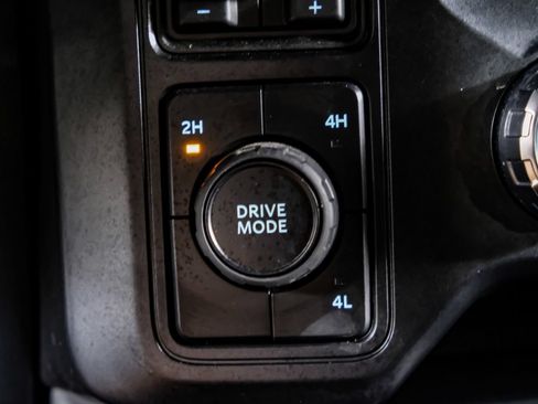 Used 2026 Ford F350 Lariat AWD/4WD image 26