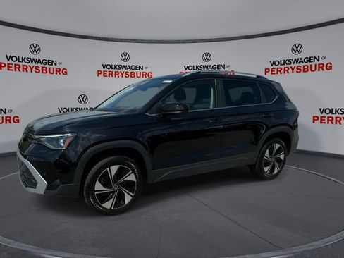 New 2026 Volkswagen Taos SE AWD/4WD image 4