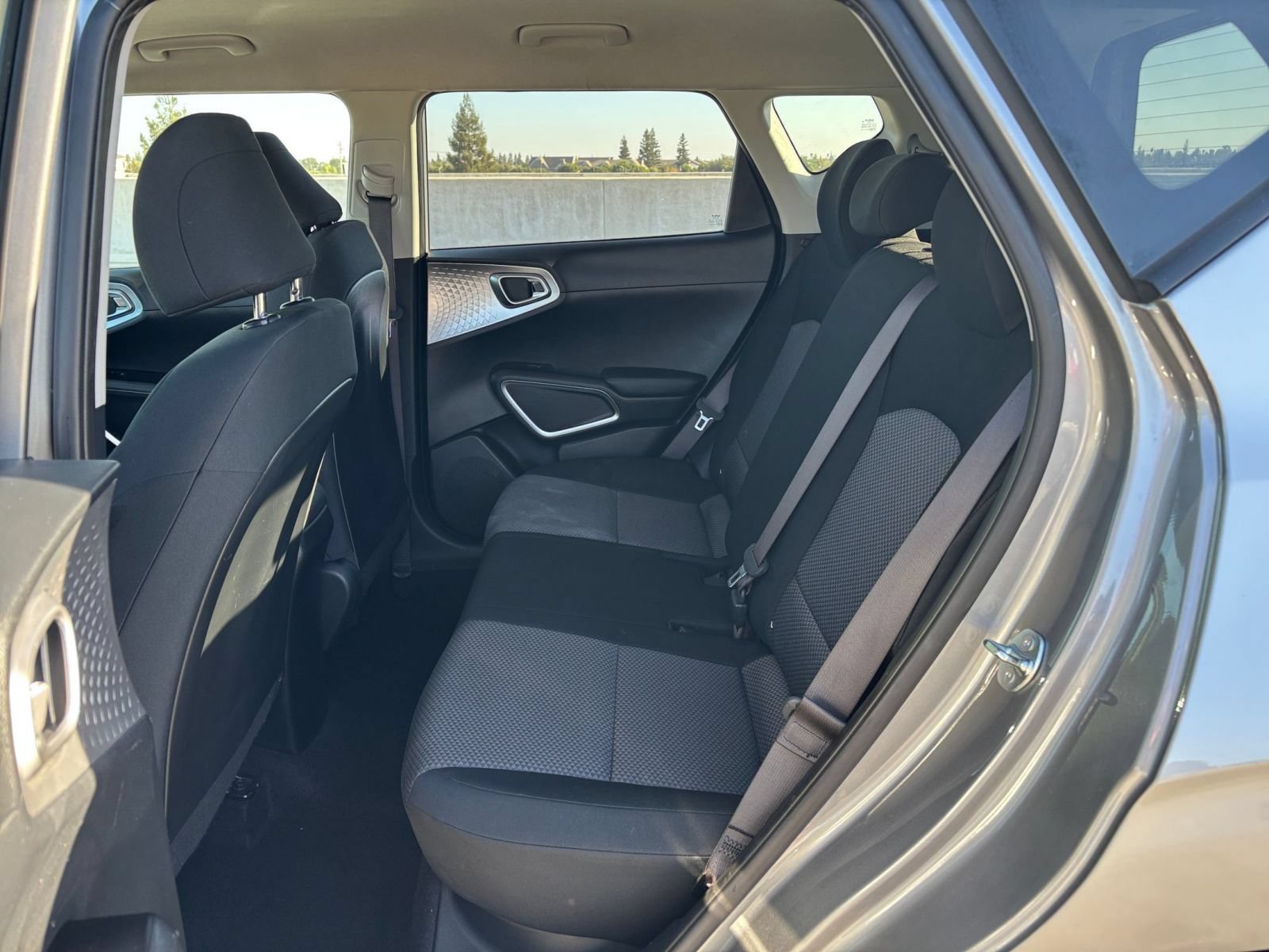 Used 2025 Kia Soul LX w/ LX Technology Package FWD image 22