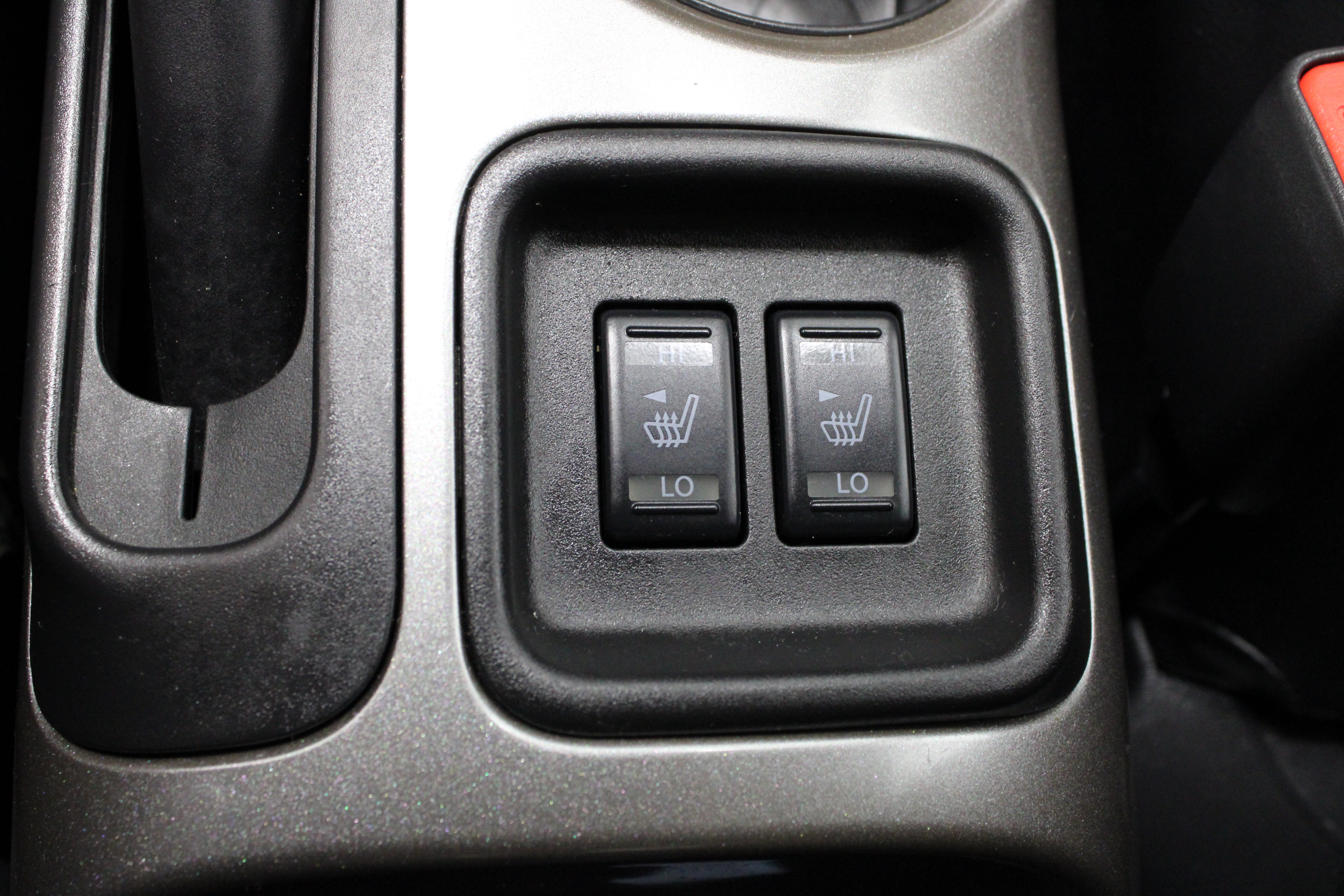 Used 2016 Nissan Juke SL FWD image 23