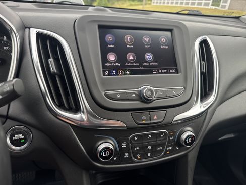 Used 2022 Chevrolet Equinox LT FWD image 17