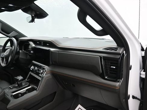 Used 2024 GMC Sierra 1500 AT4 w/ Technology Package image 9