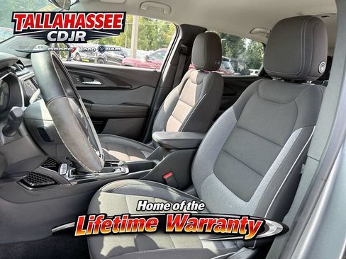 Used 2023 Chevrolet TrailBlazer LT FWD image 13
