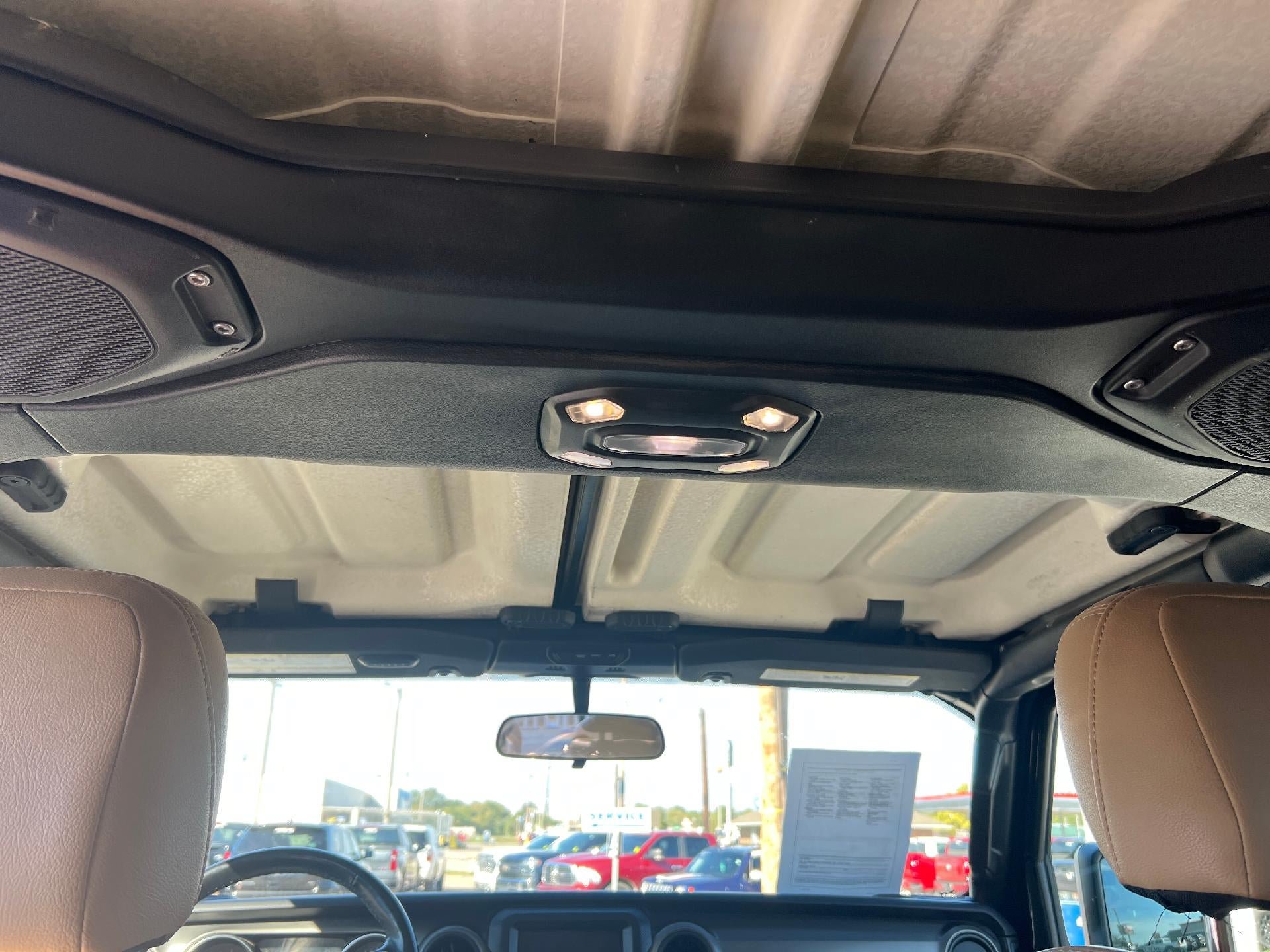 Used 2022 Jeep Gladiator Sport AWD/4WD image 16