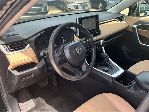 Used 2023 Toyota RAV4 LE AWD/4WD image 18