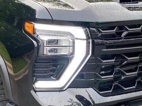 Used 2024 Chevrolet Silverado 2500 ZR2 w/ ZR2 Bison Edition AWD/4WD image 4