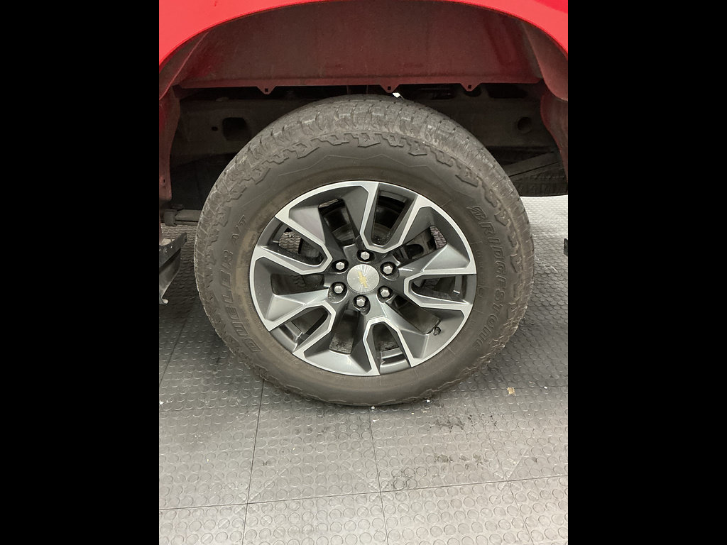 Used 2022 Chevrolet Silverado 1500 LT AWD/4WD image 38