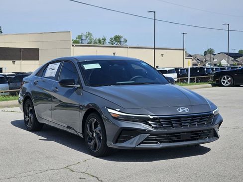 New 2026 Hyundai Elantra SEL Sport Premium FWD image 3