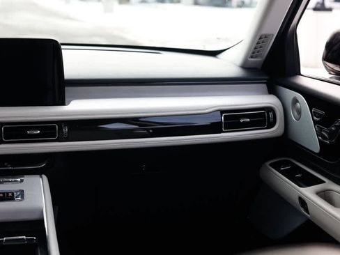 Used 2025 Lincoln Aviator Reserve w/ Equipment Group 201A image 21