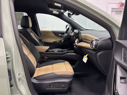 New 2026 Chevrolet Equinox ACTIV w/ Convenience Package III image 31