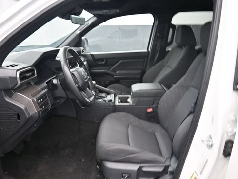 Used 2024 Toyota Tacoma SR5 AWD/4WD image 19