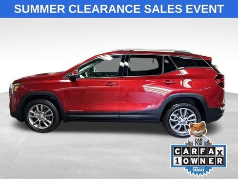 Used 2022 GMC Terrain SLT w/ Infotainment Package II AWD/4WD image 2