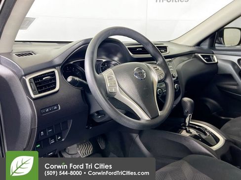 Used 2016 Nissan Rogue S AWD/4WD image 3