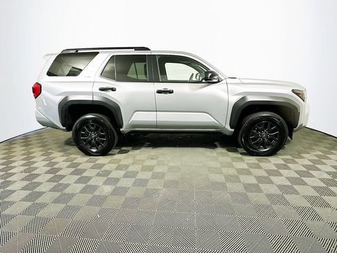 Used 2025 Toyota 4Runner SR5 AWD/4WD image 11