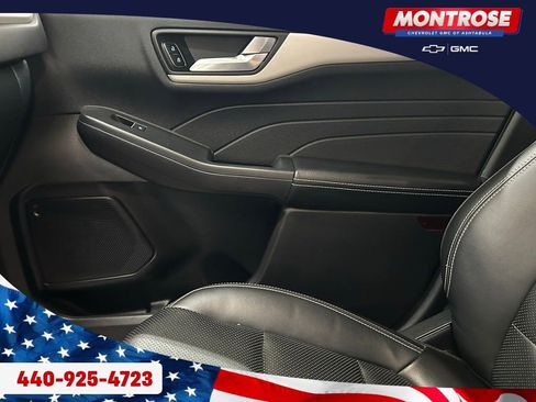 Used 2022 Ford Escape SEL w/ Technology Package image 12