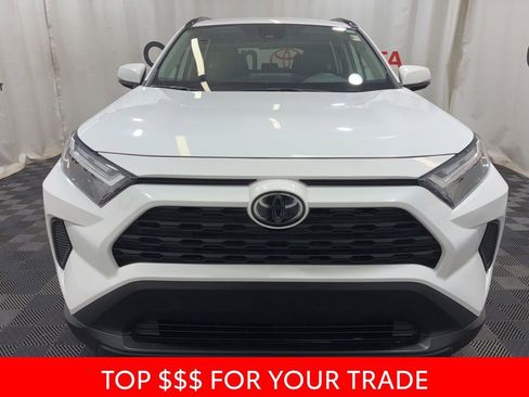 Used 2025 Toyota RAV4 XLE AWD/4WD image 2