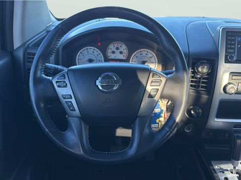 Used 2015 Nissan Titan PRO-4X AWD/4WD image 17