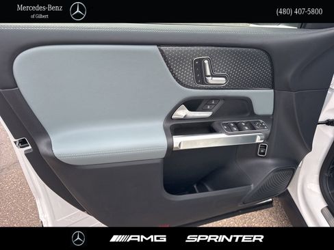 New 2026 Mercedes-Benz GLB 250 image 11
