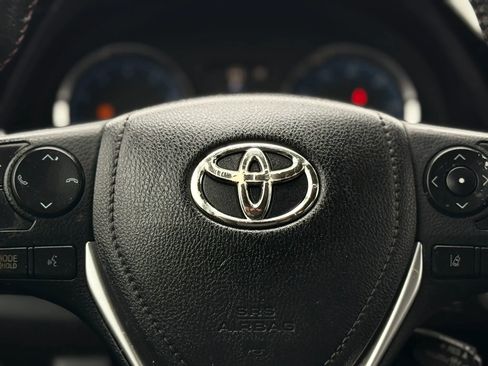 Used 2017 Toyota Corolla SE 50th Anniversary FWD image 31