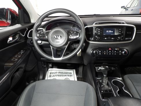 Used 2017 Kia Sorento FWD image 14