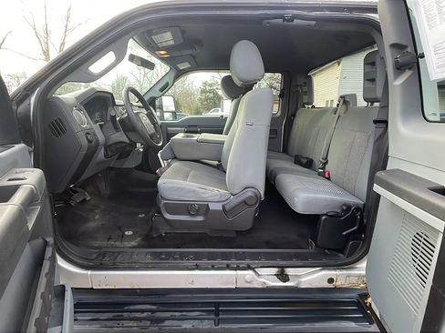 Used 2012 Ford F250 XLT w/ Snow Plow Prep Pkg image 21