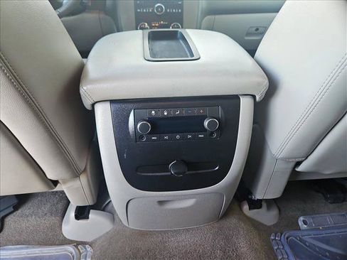 Used 2014 GMC Yukon XL SLT RWD image 16