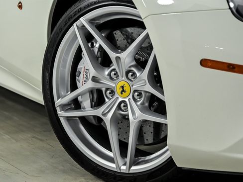 Used 2017 Ferrari California T RWD image 3