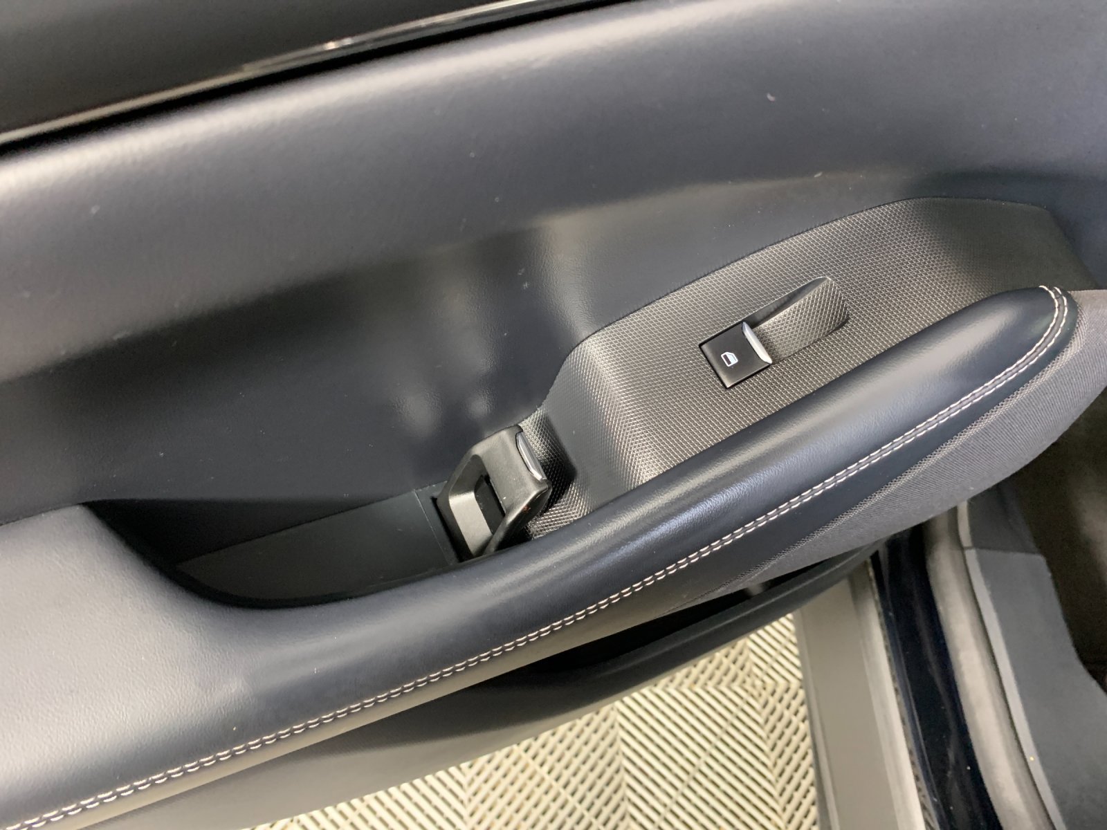 Used 2021 Ford Mustang Mach-E Select RWD image 31