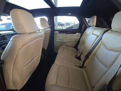 Used 2018 Cadillac XT5 Luxury w/ Driver Awareness Package FWD image 8