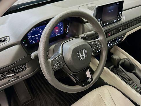 Used 2025 Honda Accord SE image 17
