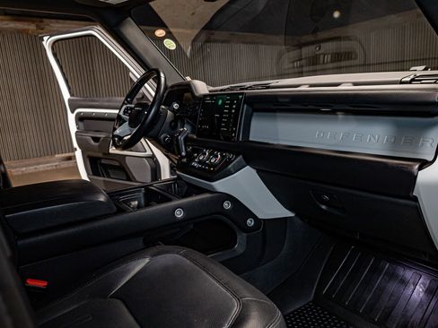Used 2022 Land Rover Defender 110 X-Dynamic HSE image 18