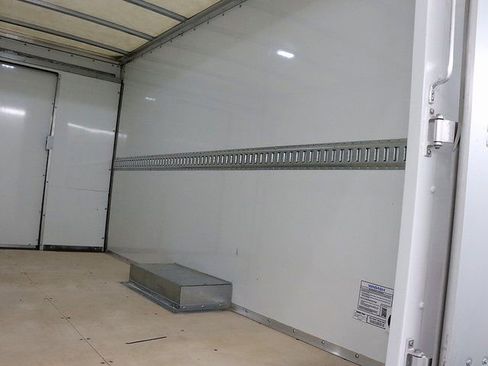 Used 2024 GMC Savana 3500 w/ Power Convenience Package image 10