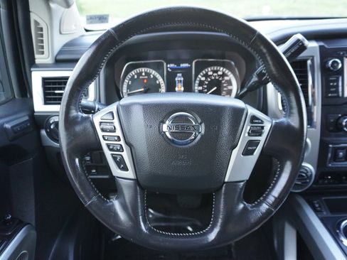 Used 2019 Nissan Titan PRO-4X w/ Pro-4x Convenience Package AWD/4WD image 28