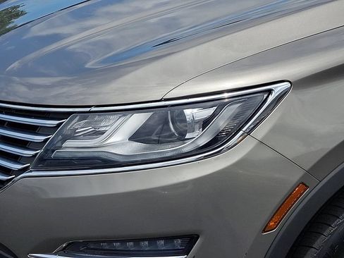 Used 2017 Lincoln MKC Select w/ Select Plus Package AWD/4WD image 9