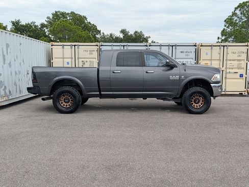 Used 2015 RAM 3500 Laramie w/ Convenience Group AWD/4WD image 3